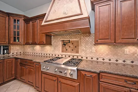 Kitchen - 4570 Braid Ln, Mason, OH 45040 photo 4 of 6