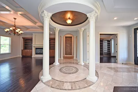 Entry Way - 4570 Braid Ln, Mason, OH 45040 photo 3 of 11