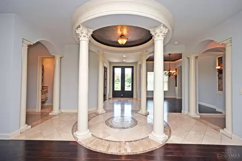 Entry Way - 4570 Braid Ln, Mason, OH 45040 photo 5 of 11