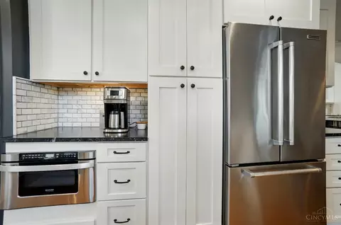 Kitchen - 3861 Homewood Rd, Mariemont, OH 45227 photo 4 of 4