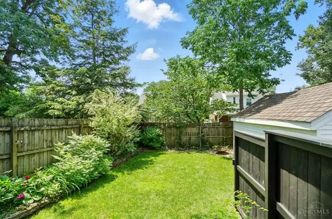 Exterior - 3861 Homewood Rd, Mariemont, OH 45227 photo 8 of 8
