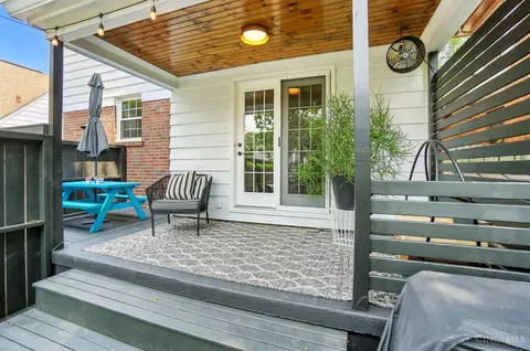 Exterior - 3861 Homewood Rd, Mariemont, OH 45227 photo 4 of 8