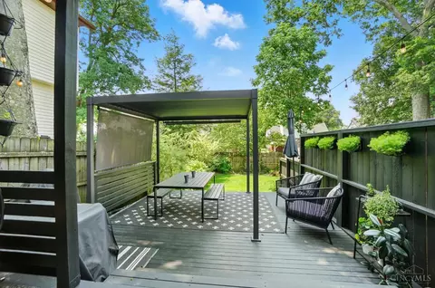 Exterior - 3861 Homewood Rd, Mariemont, OH 45227 photo 7 of 8
