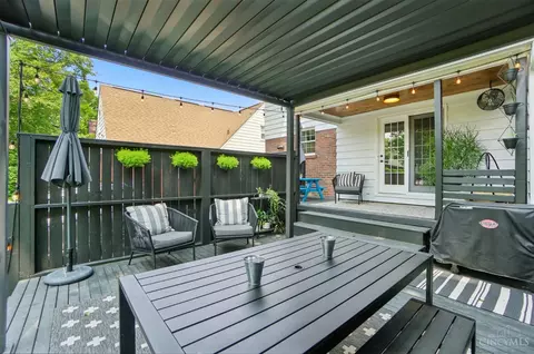 Exterior - 3861 Homewood Rd, Mariemont, OH 45227 photo 5 of 8