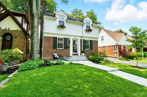 3861 Homewood Rd, Mariemont, OH 45227