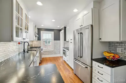 Kitchen - 3861 Homewood Rd, Mariemont, OH 45227 photo 2 of 4