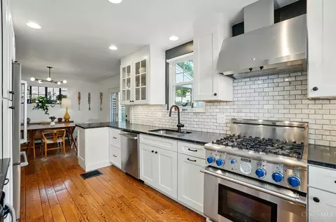 Kitchen - 3861 Homewood Rd, Mariemont, OH 45227 photo 3 of 4