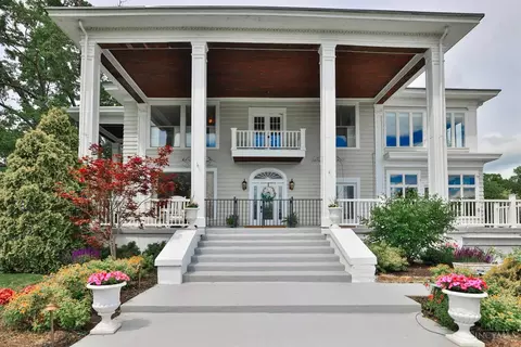 7228 James Hill Dr, Anderson Twp, OH 45230