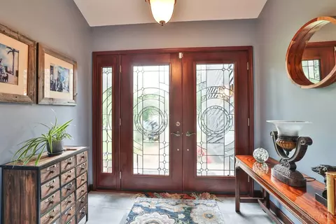 Entry Way - 3477 Mcfarlan Rd, Cincinnati, OH 45211 photo 1 of 6