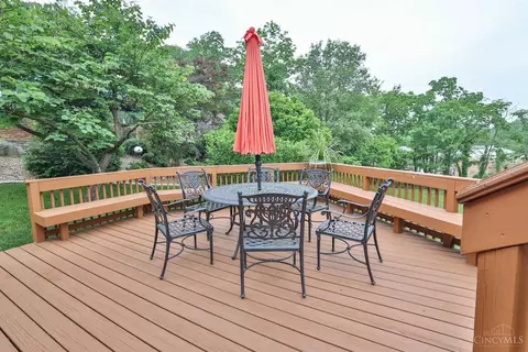 Exterior - 3477 Mcfarlan Rd, Cincinnati, OH 45211 photo 7 of 23