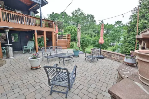 Exterior - 3477 Mcfarlan Rd, Cincinnati, OH 45211 photo 13 of 23