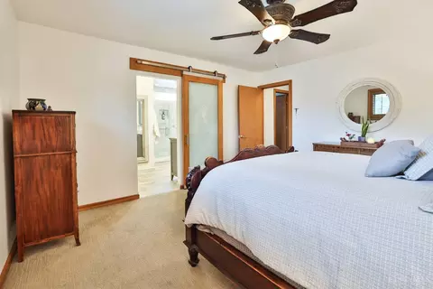 Bedroom - 3477 Mcfarlan Rd, Cincinnati, OH 45211 photo 2 of 7