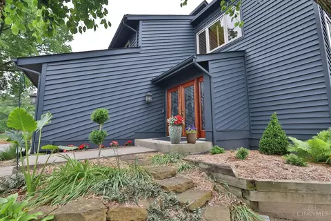 Exterior - 3477 Mcfarlan Rd, Cincinnati, OH 45211 photo 4 of 23