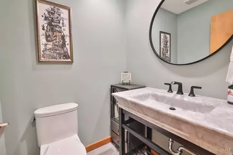 Bath - 3477 Mcfarlan Rd, Cincinnati, OH 45211 photo 1 of 6