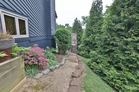 Exterior - 3477 Mcfarlan Rd, Cincinnati, OH 45211 photo 21 of 23