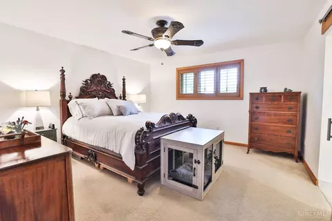 Bedroom - 3477 Mcfarlan Rd, Cincinnati, OH 45211 photo 1 of 7
