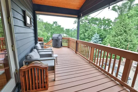 Exterior - 3477 Mcfarlan Rd, Cincinnati, OH 45211 photo 6 of 23