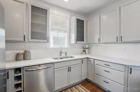 Kitchen - 3088 Markbreit Ave, Cincinnati, OH 45209 photo 3 of 4