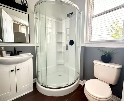 Bath - 3088 Markbreit Ave, Cincinnati, OH 45209 photo 1 of 2