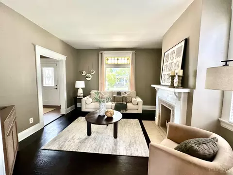 Living - 3088 Markbreit Ave, Cincinnati, OH 45209 photo 1 of 2