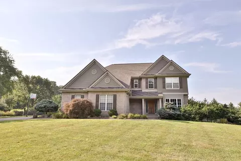 415 Grandin Ridge Dr, Hamilton Township, OH 45039