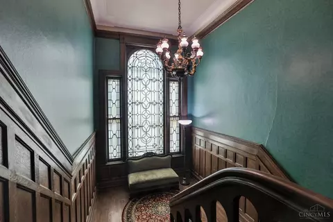 Entry Way - 2334 Upland Pl, Cincinnati, OH 45206 photo 6 of 9