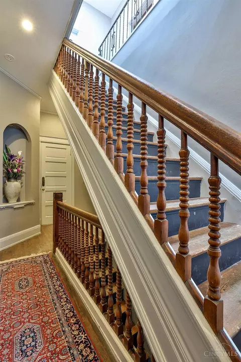 Entry Way - 2334 Upland Pl, Cincinnati, OH 45206 photo 9 of 9