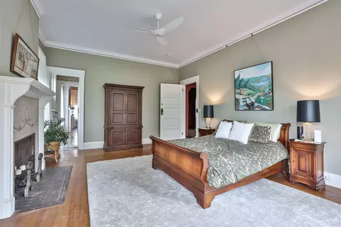 Bedroom - 2334 Upland Pl, Cincinnati, OH 45206 photo 2 of 7
