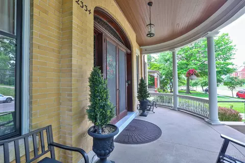 Exterior - 2334 Upland Pl, Cincinnati, OH 45206 photo 2 of 15