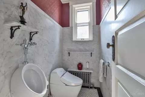 Bath - 2334 Upland Pl, Cincinnati, OH 45206 photo 3 of 8