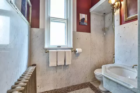Bath - 2334 Upland Pl, Cincinnati, OH 45206 photo 6 of 8