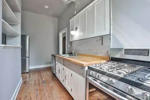 Kitchen - 2334 Upland Pl, Cincinnati, OH 45206 photo 6 of 6