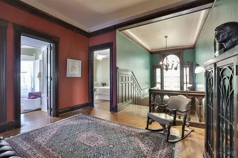 Entry Way - 2334 Upland Pl, Cincinnati, OH 45206 photo 3 of 9