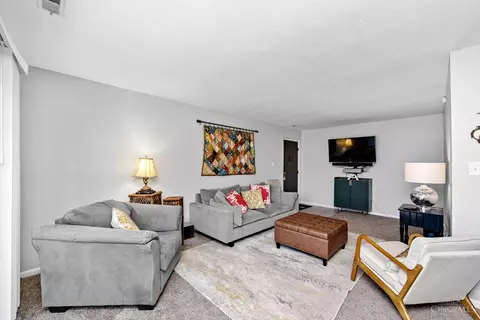 Living - 6782 Harrison Ave, Cincinnati, OH 45247 photo 4 of 6