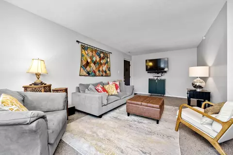 Living - 6782 Harrison Ave, Cincinnati, OH 45247 photo 5 of 6