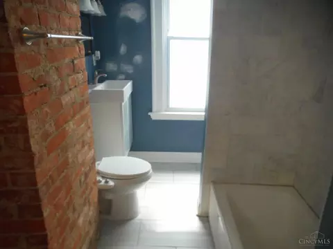 Bath - 1754 Jester St, Cincinnati, OH 45223 photo 1 of 3