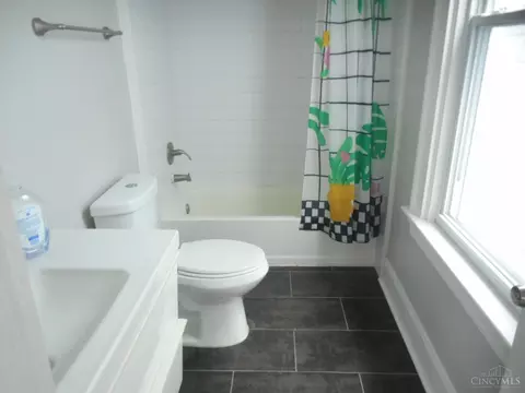 Bath - 1754 Jester St, Cincinnati, OH 45223 photo 3 of 3