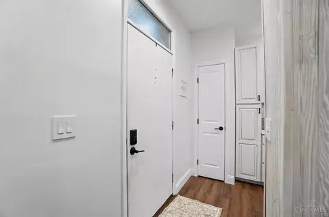 Entry Way - 983 Paradrome St, Cincinnati, OH 45202 photo 2 of 2