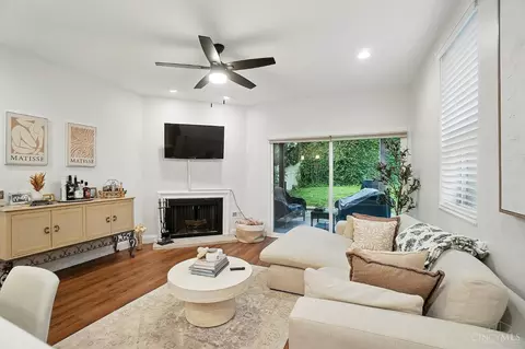 Living - 983 Paradrome St, Cincinnati, OH 45202 photo 1 of 4