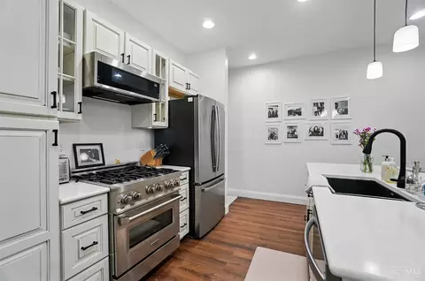 Kitchen - 983 Paradrome St, Cincinnati, OH 45202 photo 4 of 5