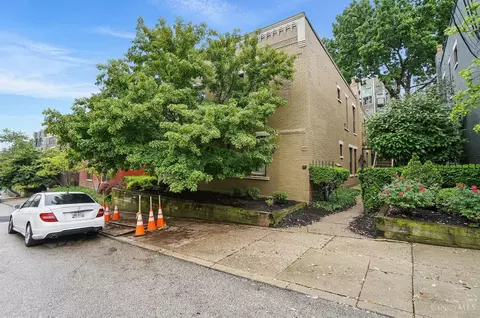 Exterior - 983 Paradrome St, Cincinnati, OH 45202 photo 4 of 12
