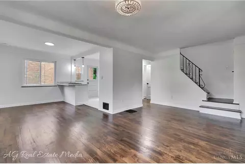 Living - 5035 Willnet Dr, Cincinnati, OH 45238 photo 2 of 5