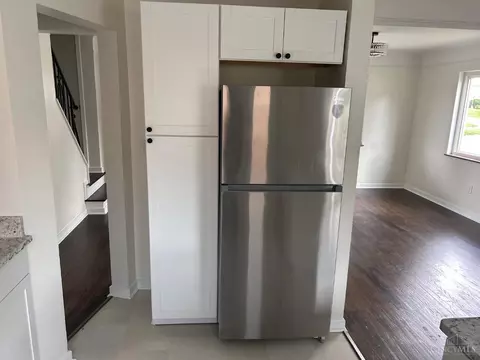 Kitchen - 5035 Willnet Dr, Cincinnati, OH 45238 photo 3 of 5