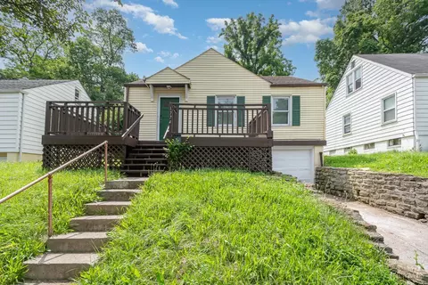 Exterior - 1774 Ashbrook Dr, Cincinnati, OH 45238 photo 2 of 5