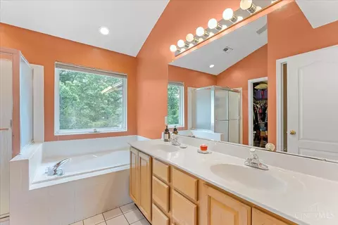 1202 Beargrass Way, Hamilton Township, OH 45039 photo 16