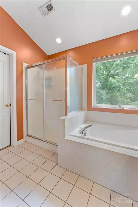 1202 Beargrass Way, Hamilton Township, OH 45039 photo 17