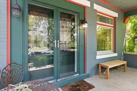 Exterior - 2455 Fairview Ave, Cincinnati, OH 45219 photo 4 of 12