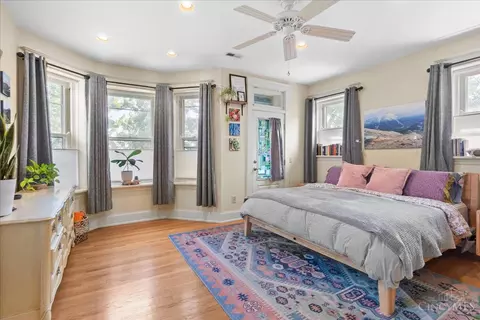 Bedroom - 2455 Fairview Ave, Cincinnati, OH 45219 photo 1 of 6