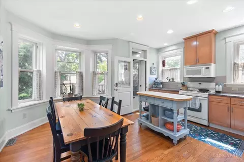 Kitchen - 2455 Fairview Ave, Cincinnati, OH 45219 photo 2 of 5