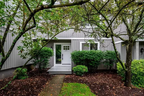 132 Twin Lakes Dr, Fairfield, OH 45014